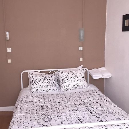 Duque Hotel Lisbon Room photo