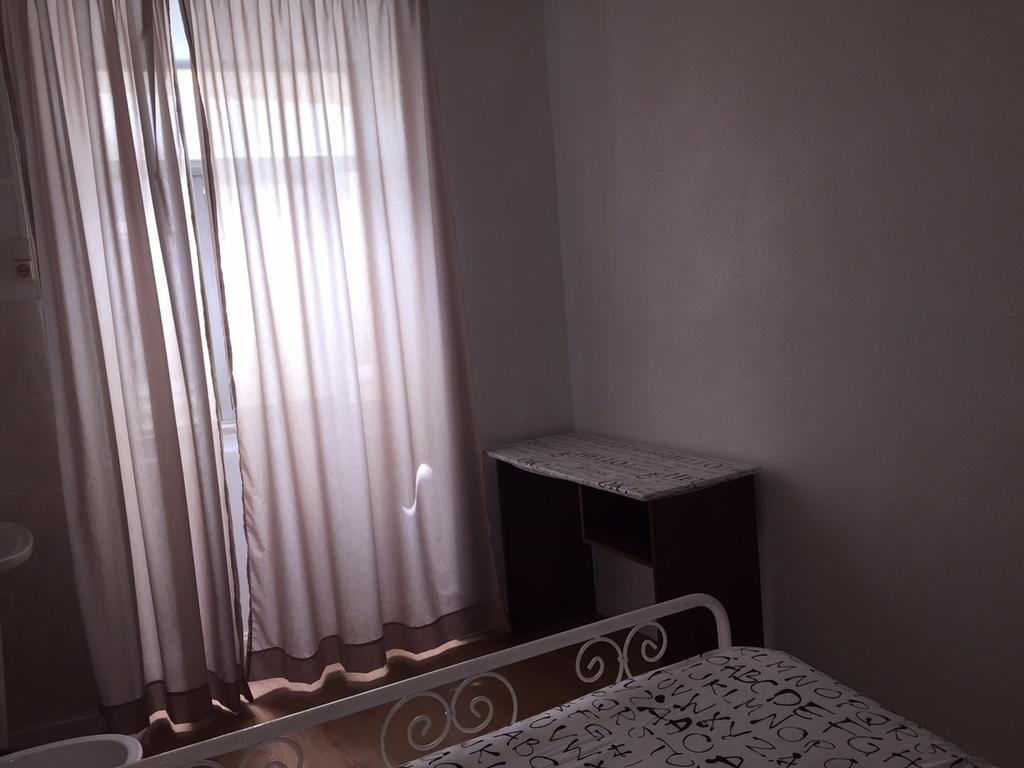 Duque Hotel Lisbon Room photo